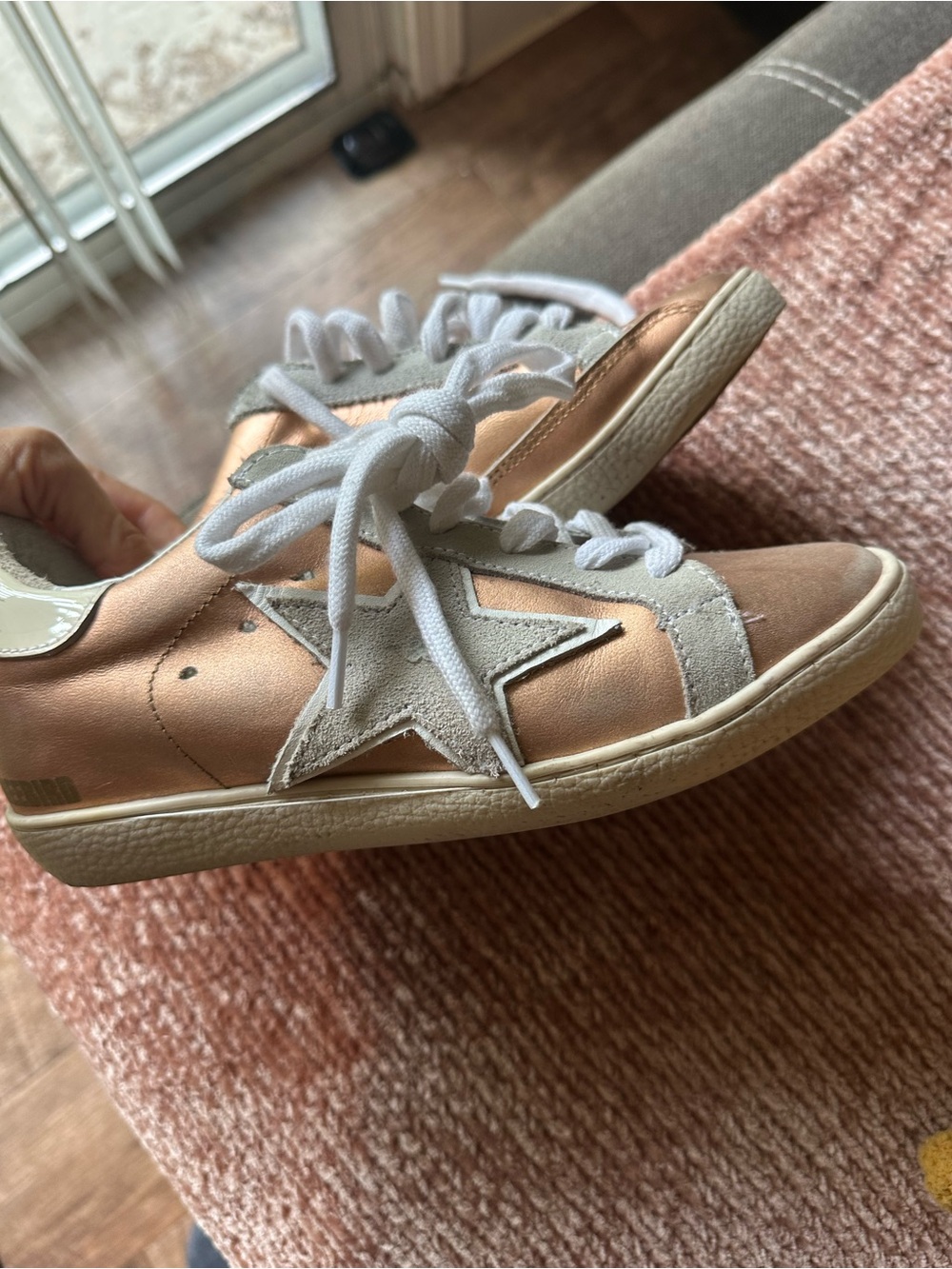 RARE FREEBIRD SNEAKERS Metallic Rose Gold Low-Top Star Sneakers